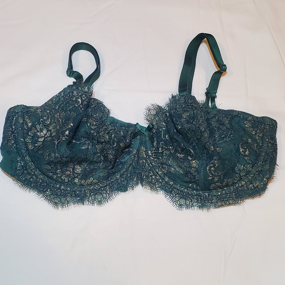 Elegant Lace Underwire Bra in Teal